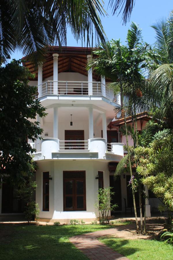 Helianto Social Villa Bentota Bagian luar foto