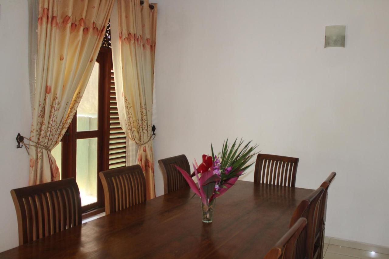 Helianto Social Villa Bentota Bagian luar foto