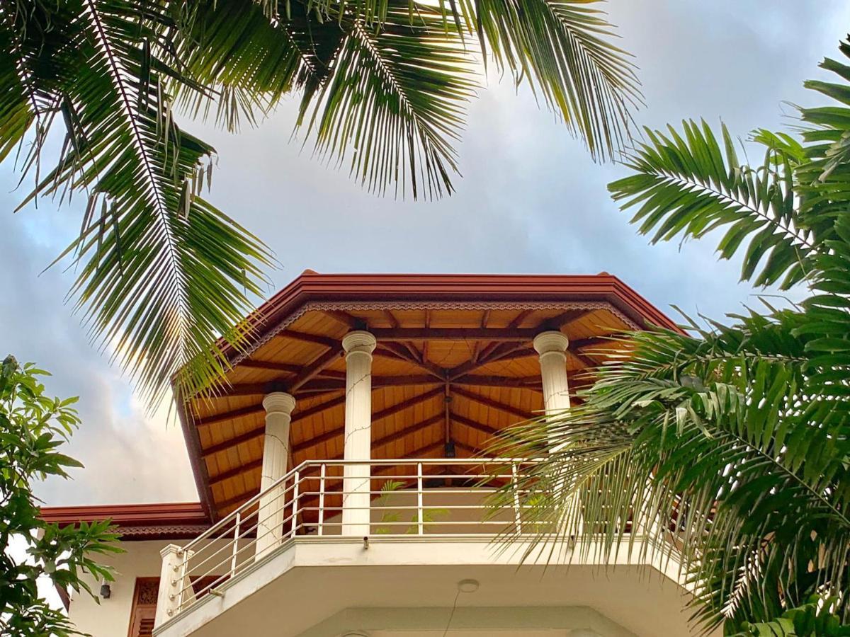 Helianto Social Villa Bentota Bagian luar foto